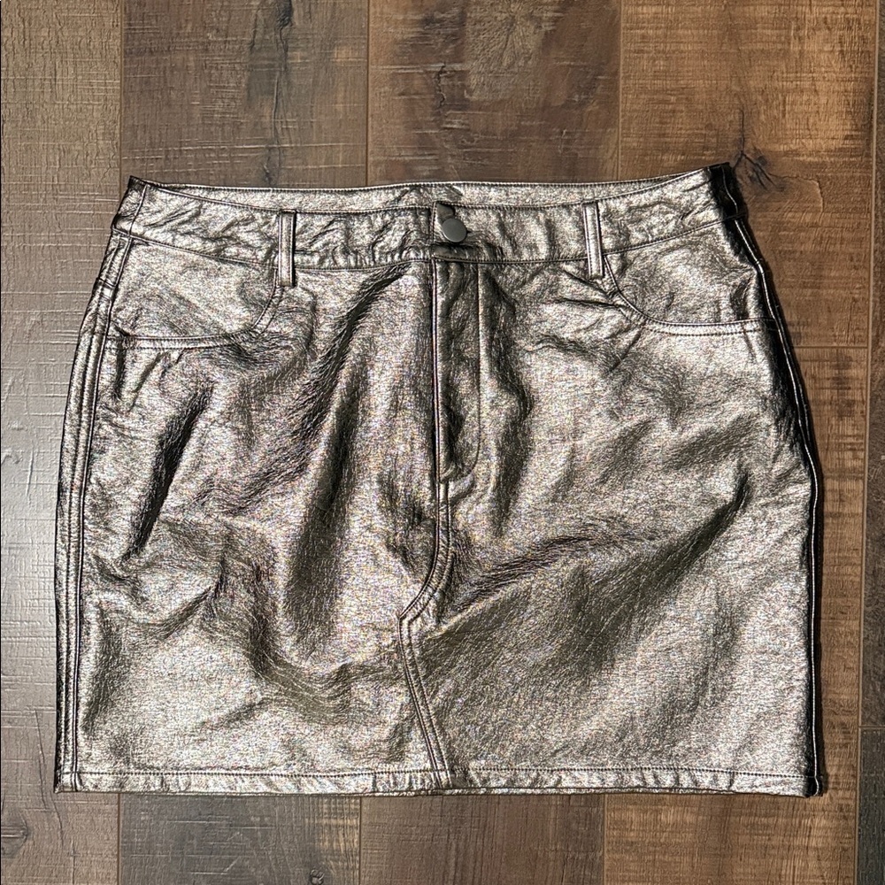 Metallic Silver‎ Mini Skirt